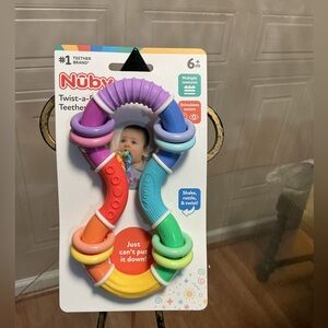 Brand New Nuby Twist-a-RingTeether Multiple Texture Stimulate Senses Shake Ratte